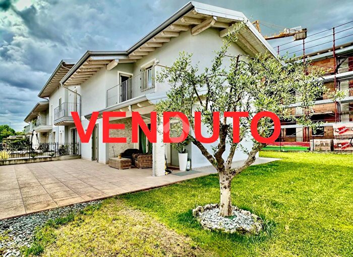 Casa quadrilocale in vendita in Via Emilia Romagna, Rodengo Saiano