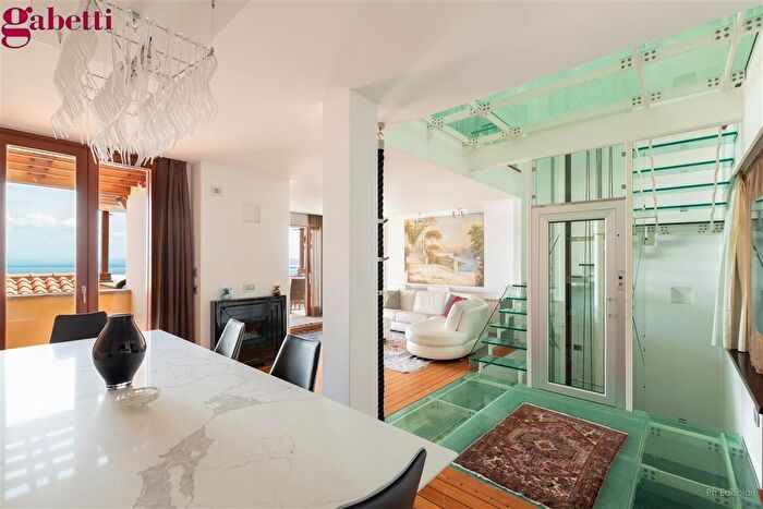 Appartamento con 5 locali in vendita in Via dello Scoglio Snc, Monte Argentario