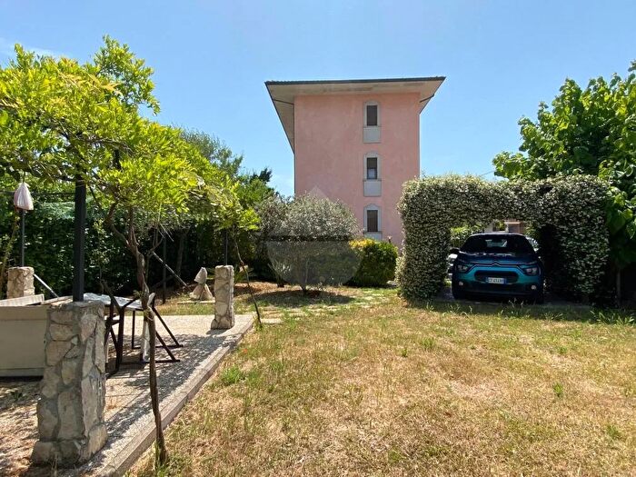 Appartamento con 6 locali in vendita in Minturno