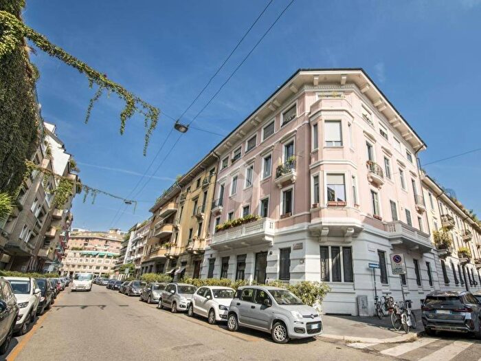 Appartamento trilocale in vendita in Via Ciro Menotti, Indipendenza, Milano