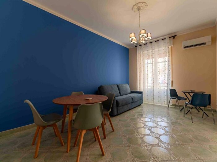 Appartamento trilocale in affitto in via Cavour, Centro, Cefalù