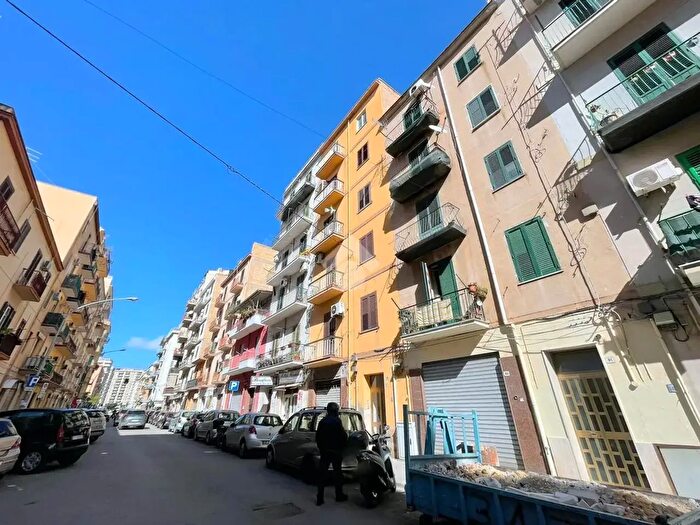 Appartamento quadrilocale in vendita in Via Domenico Lancia di Brolo, Palermo