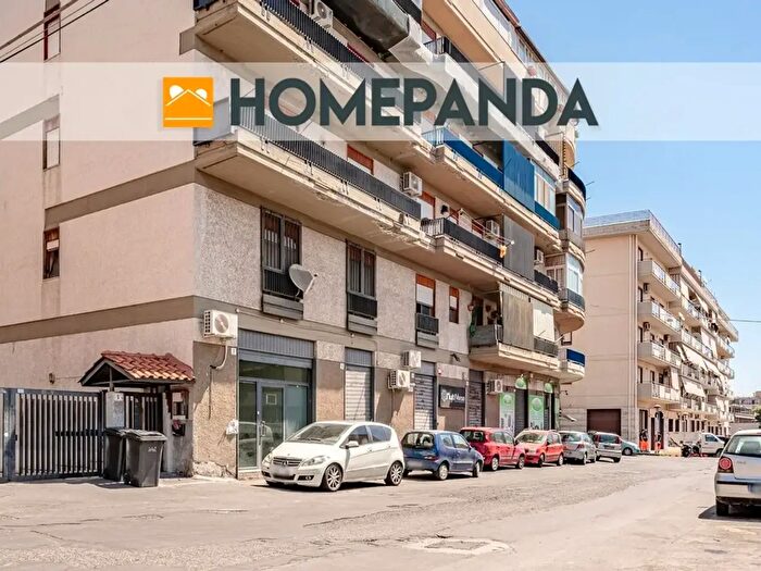 Appartamento trilocale in vendita in Via Generale Maravigna a, Catania