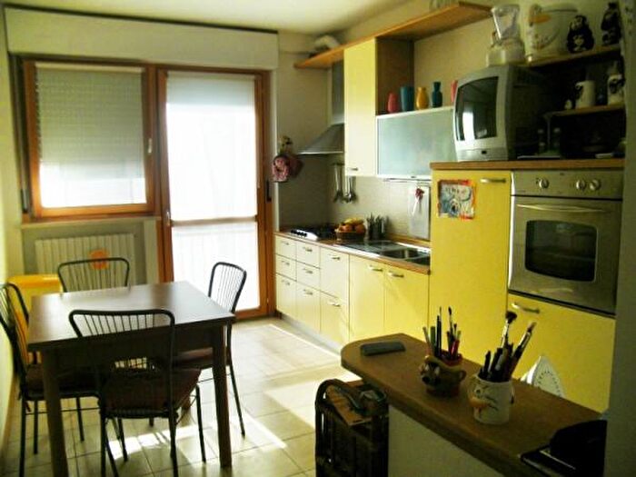 Appartamento con 5 locali in vendita in Piazza Matteotti, Maiolati Spontini