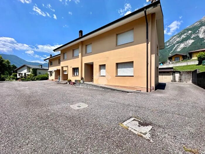 Appartamento trilocale in vendita in Via Roma, Amaro