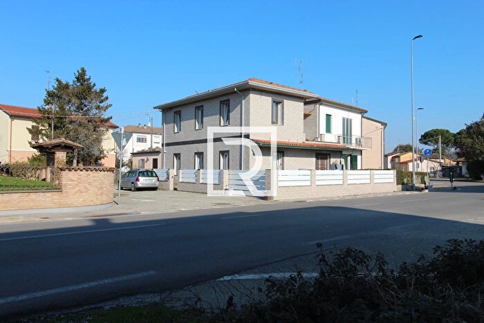 Casa quadrilocale in vendita in Molinaccio Russi, Russi