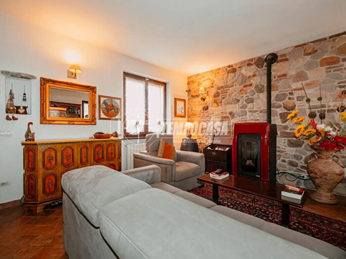 Casa quadrilocale in vendita in Via Cà Bassa Madonna delle Bozzole, Garlasco