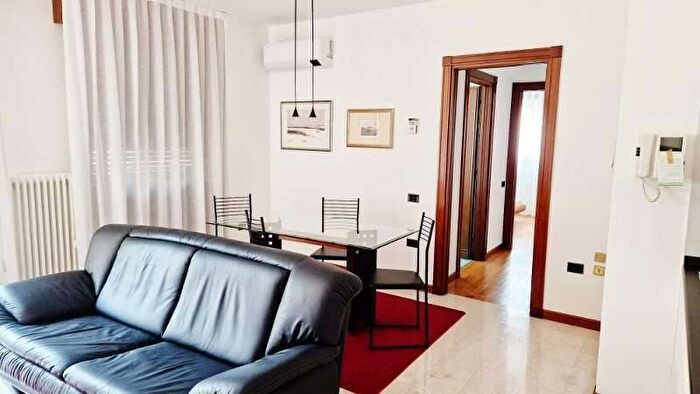 Appartamento bilocale in affitto in Via Battaglione Monte Berico, Centro Storico, Vicenza
