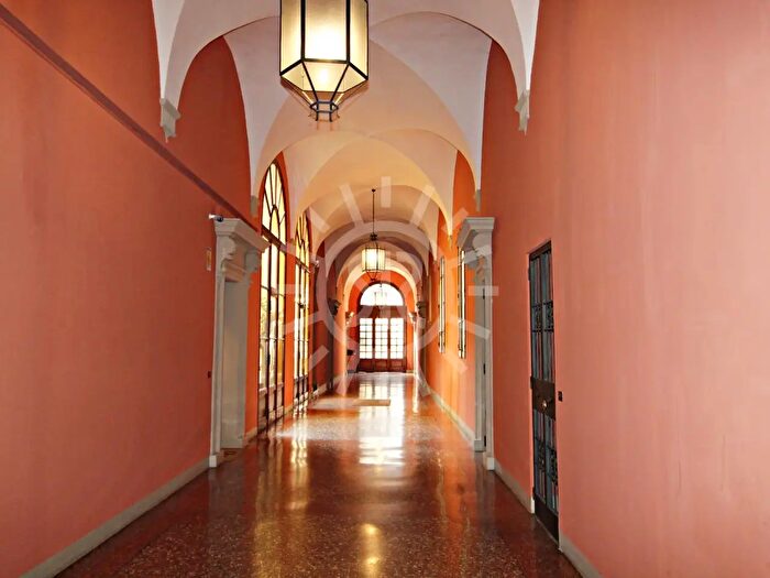 Appartamento bilocale in vendita in Via Via Galliera, Bologna