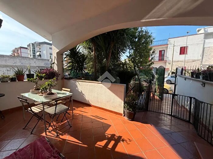Casa con 5 locali in vendita in Via Lucca, Bari