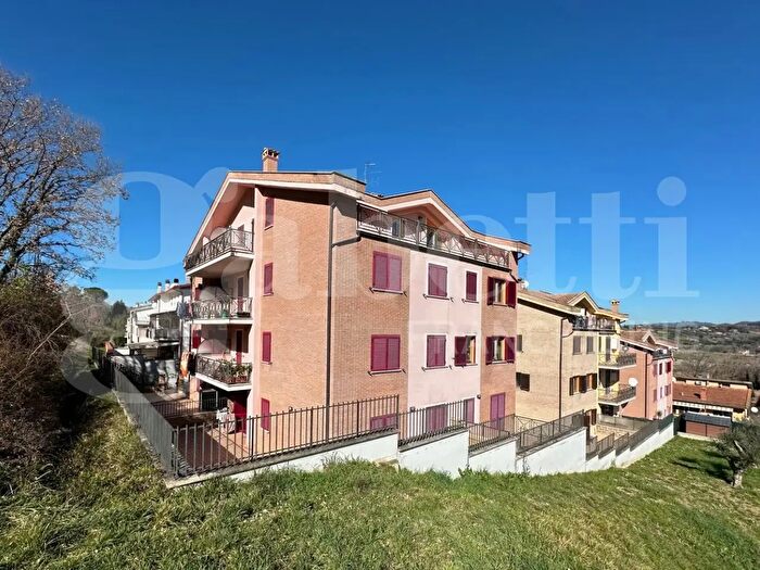 Appartamento trilocale in vendita in Via Marzabotto Snc, Orte