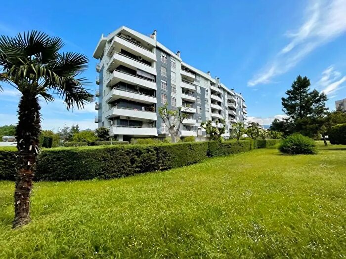 Appartamento quadrilocale in vendita in Via Gioacchino Rossini, Rende