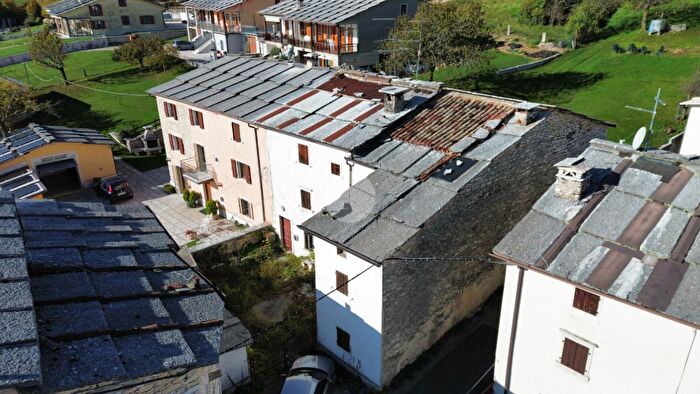 Casa con 8 locali in vendita in Via S Giovanni in Monte, Fumane