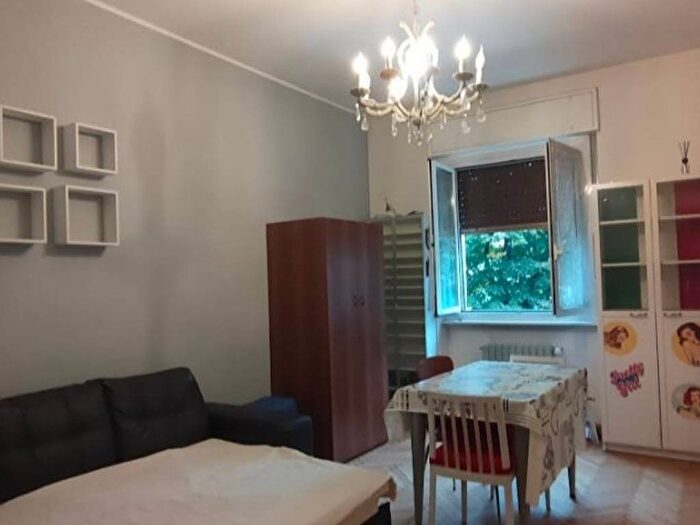 Appartamento trilocale in affitto in Piazzale Nizza, Dergano, Milano