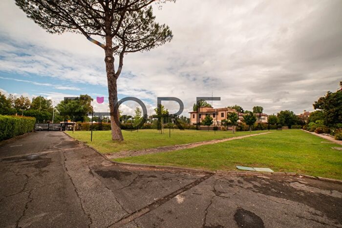 Appartamento trilocale in vendita in Via Salaria, Roma