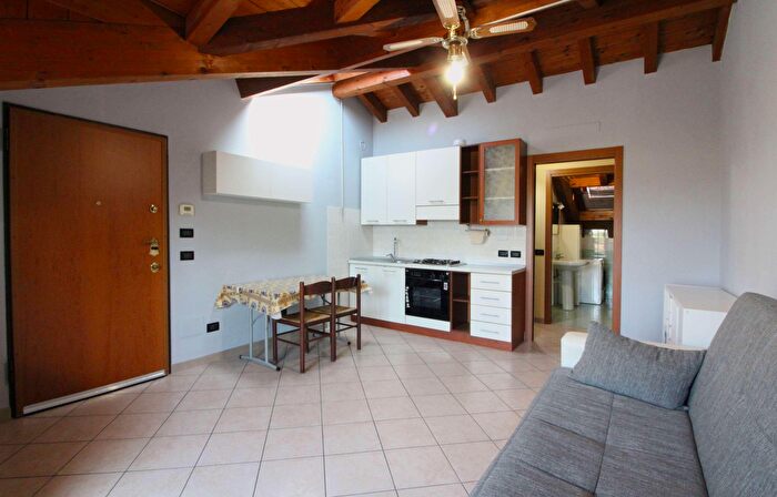 Appartamento bilocale in vendita in Via Rossini, Trezzano Rosa