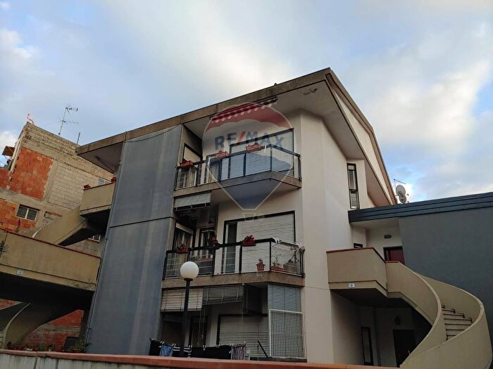 Appartamento con 7 locali in vendita in Via Silvio Pellico, Paterno