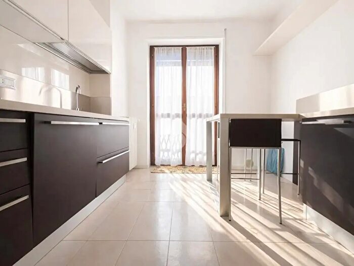 Appartamento trilocale in vendita in Via Toti, Sondrio