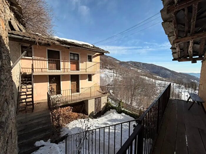 Appartamento con 6 locali in vendita in Borgata Tonda, Coazze