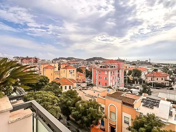 Appartamento trilocale in affitto in Via Milano, Cagliari