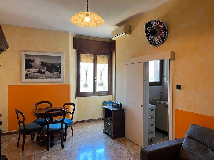 Appartamento trilocale in affitto in Via Abruzzo, Mazzini Fossolo, Bologna