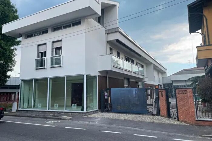 Appartamento bilocale in vendita in Via Ludovico Ariosto Cabiate Como Lombardia Italia, Cabiate