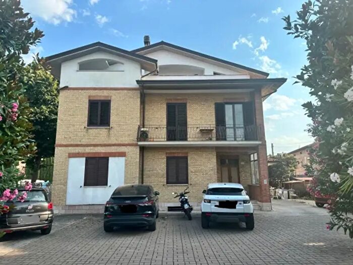 Appartamento quadrilocale in vendita in Viale del Popolo, Bastia Umbra