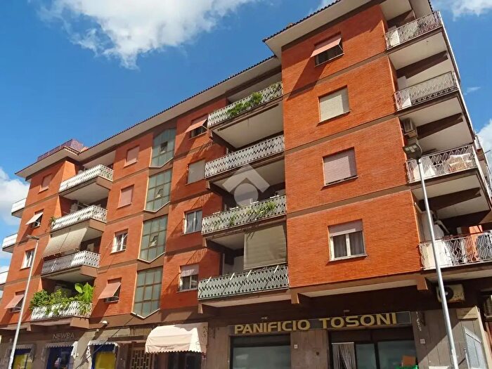 Appartamento quadrilocale in vendita in Via Santorre di Santa Rosa, Pomezia