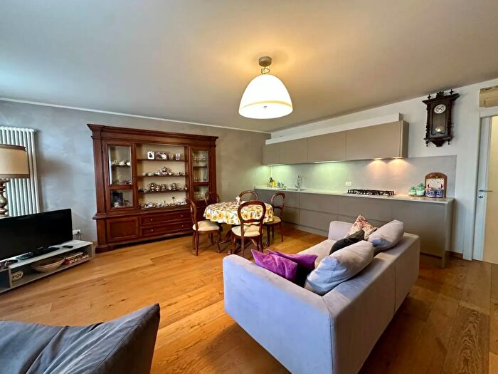 Appartamento con 5 locali in vendita in Cormons