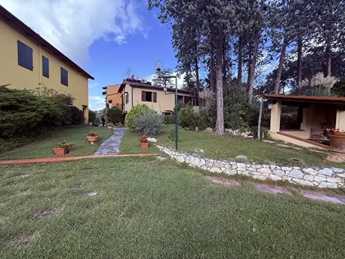 Casa quadrilocale in vendita in Località Pelago Travignoli, Pelago