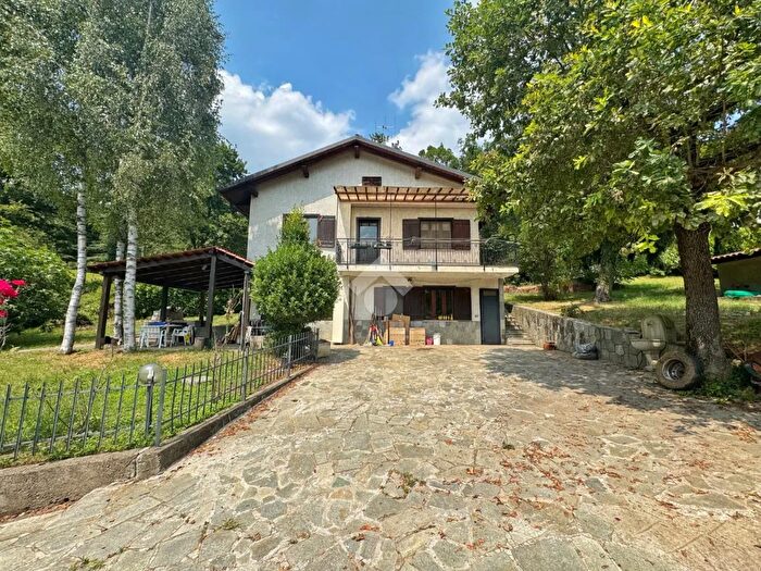 Casa con 9 locali in vendita in Via Bertolotto, Val Della Torre