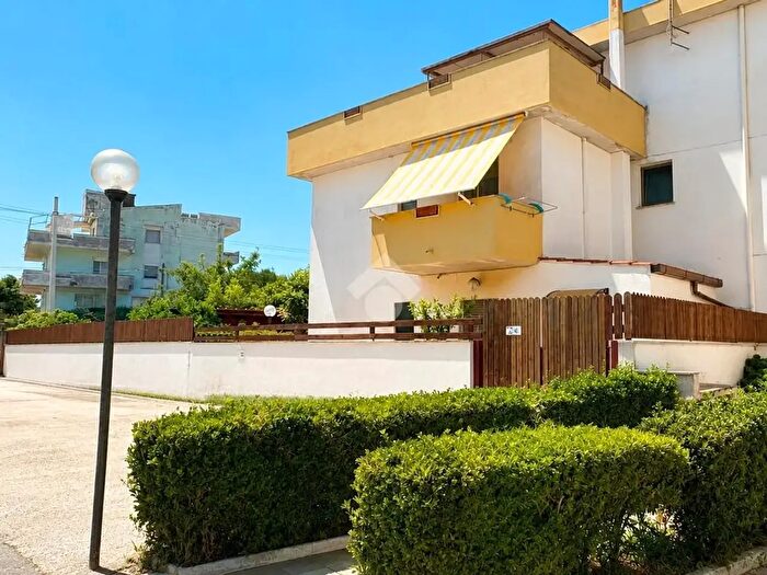 Appartamento trilocale in vendita in Via dei Cerchi, Anzio
