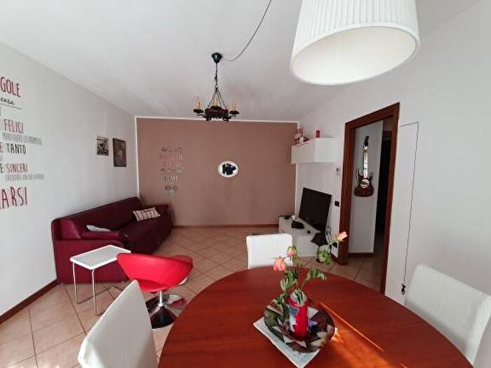 Appartamento trilocale in affitto in Via Luigi Ornato, Niguarda, Milano