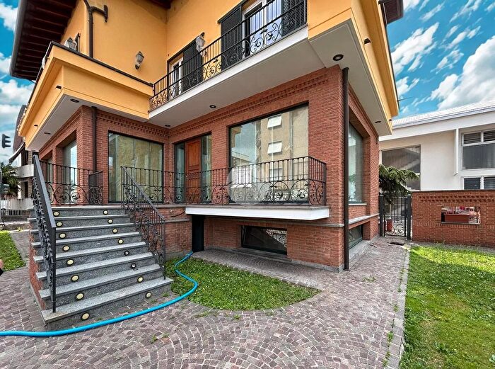 Case in Vendita e in Affitto - 2