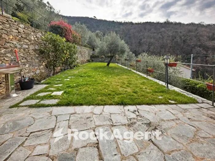 Appartamento trilocale in vendita in Frazione San Bartolomeo, Sori