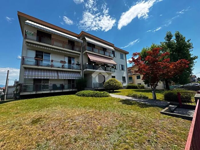 Appartamento quadrilocale in vendita in Via Silvio Pellico, San Vito Di Leguzzano