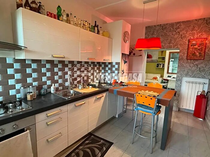 Appartamento trilocale in vendita in Via Domenico Quaranta, Napoli