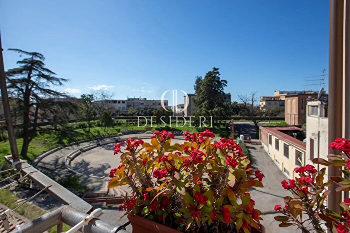 Appartamento con 5 locali in vendita in Piazza del Mercato Grosseto, Grosseto