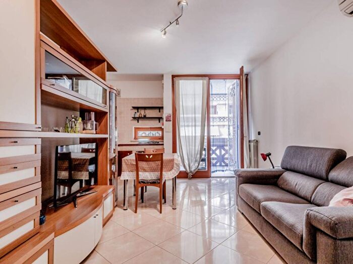 Appartamento bilocale in affitto in Via Roberto Ago, Aurelio Val Cannuta, Roma