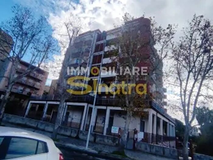 Appartamento con 6 locali in vendita in Corso del Popolo, Paterno