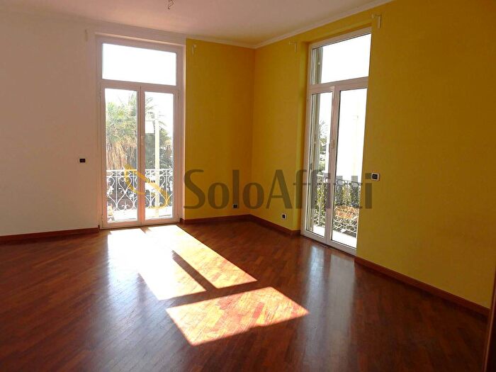 Appartamento con 5 locali in affitto in Corso Orazio Raimondo, Porto Vecchio, Sanremo