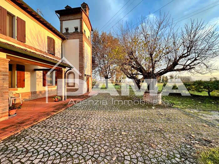 Casa con 12 locali in vendita in Via Rio Molinaccio, Forli