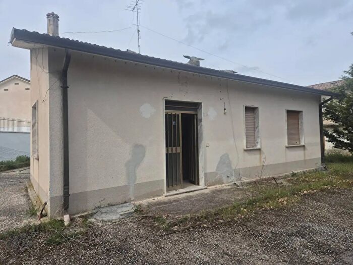 Casa quadrilocale in vendita in Contrada Sterpellone, Gesualdo