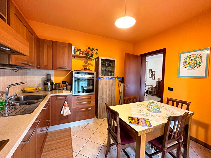 Casa con 8 locali in vendita in Via Euganea, Teolo