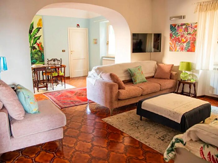 Appartamento con 9 locali in vendita in Cipretu, Castel Del Piano