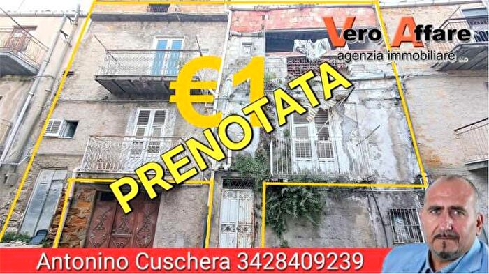 Appartamento quadrilocale in vendita in Via Fonte Canali, Favara