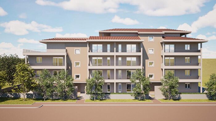 Appartamento trilocale in vendita in Via San Martino per Galceti, Prato