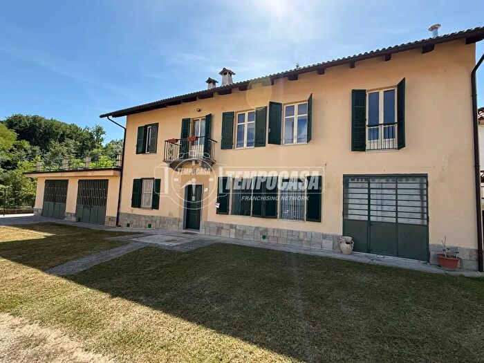 Casa con 5 locali in vendita in Via Valsungana, Castellero