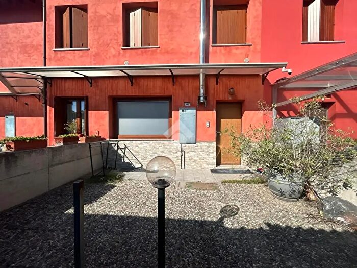 Appartamento trilocale in vendita in Via Gattone, Gianico