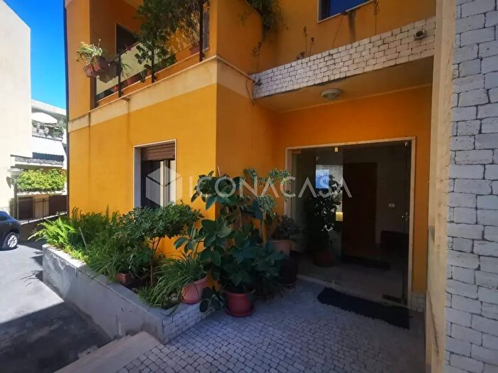 Appartamento quadrilocale in vendita in Via Consolare Pompea, Messina